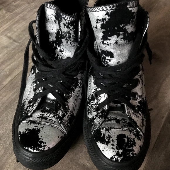 Converse Leather Chuck Taylor Sneakers Size 7.5 - Picture 7 of 7